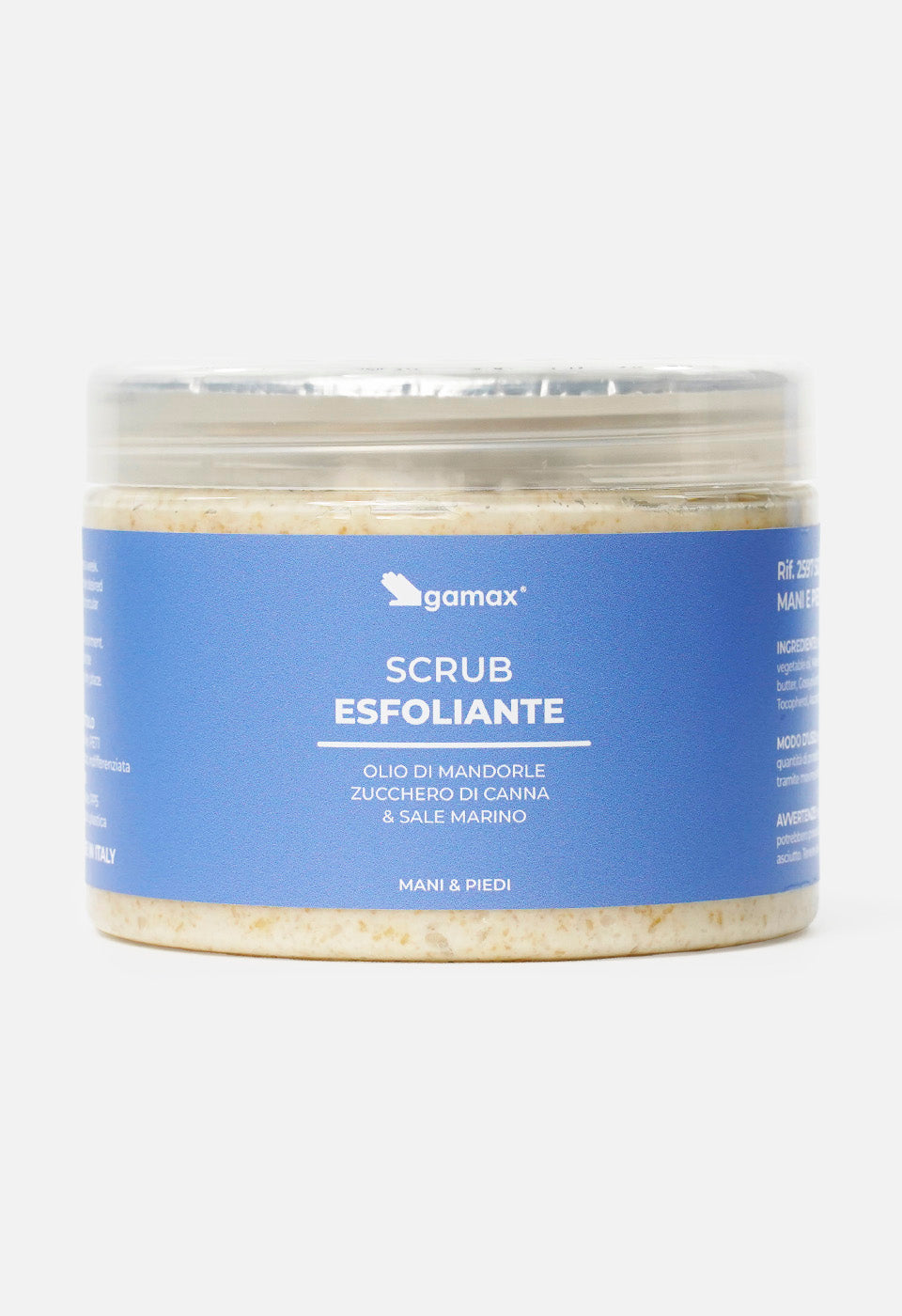 Vista frontale del barattolo di "Scrub Esfoliante" Gamax da 500 ml. L'etichetta azzurra evidenzia gli ingredienti principali: olio di mandorle, zucchero di canna e sale marino. Prodotto specifico per la cura di mani e piedi.