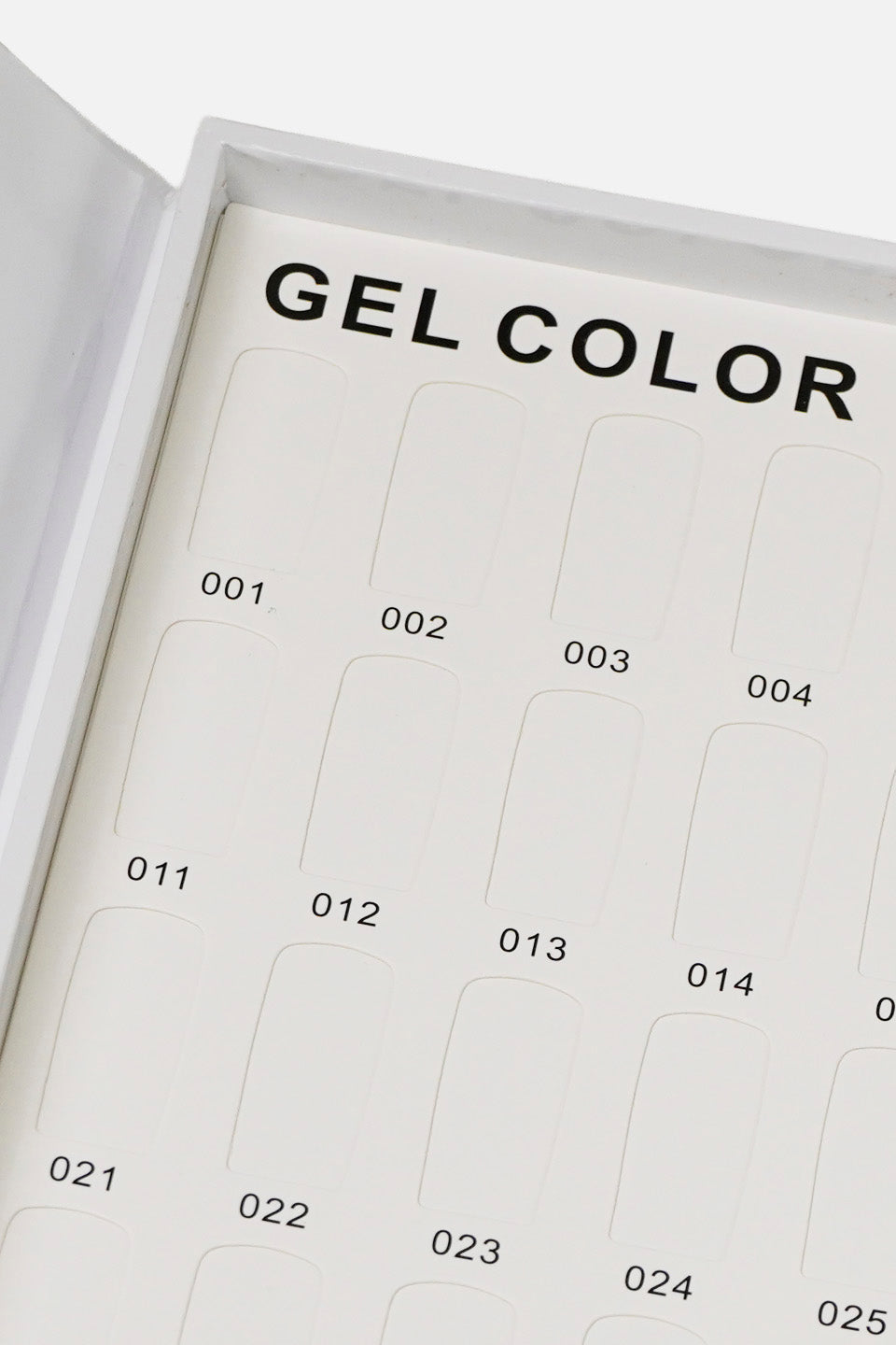 nailbook aperto dettaglio degli appositi scomparti dove inserire le tip