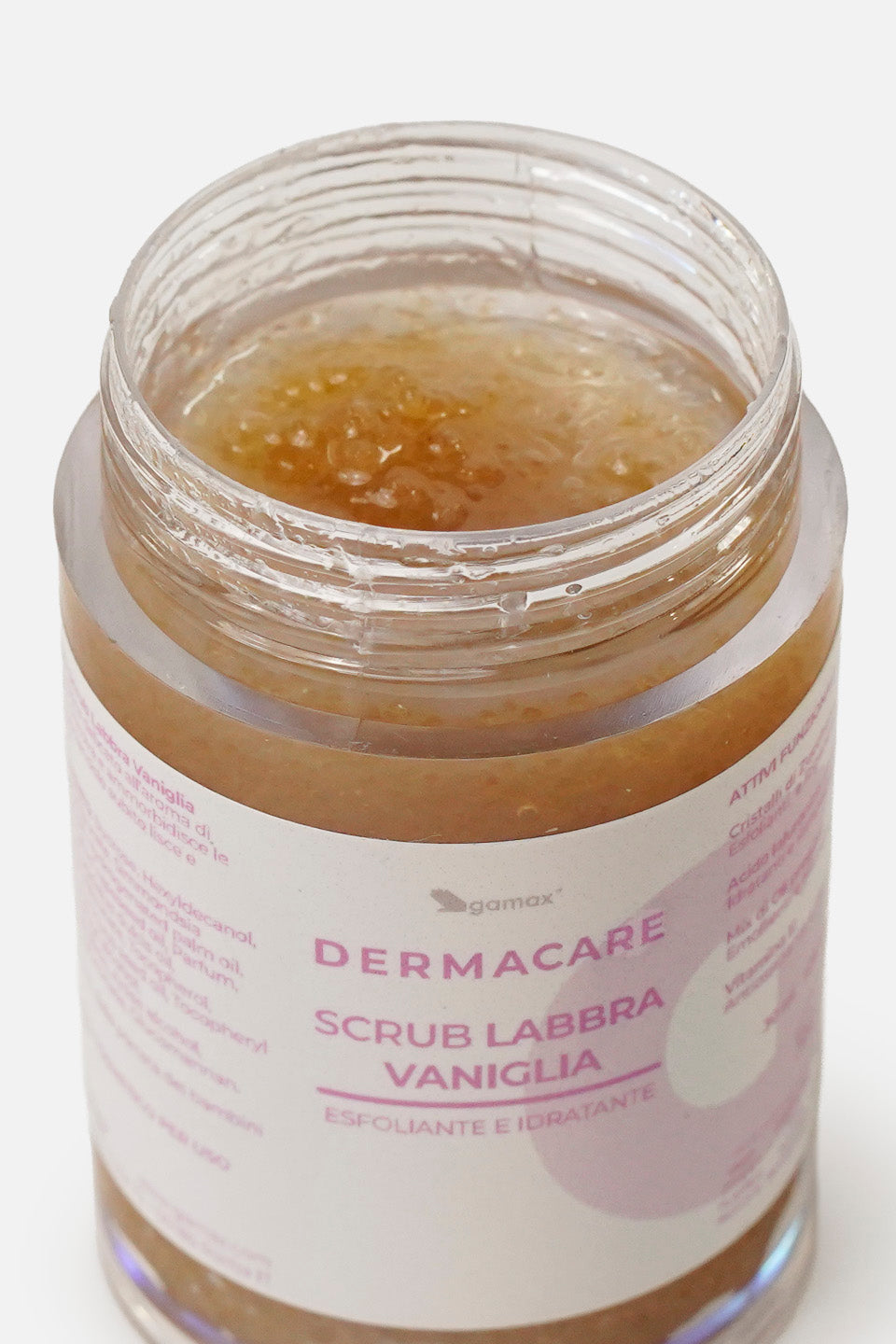 primo piano flacone aperto scrub labbra vaniglia linea dermacare gamax