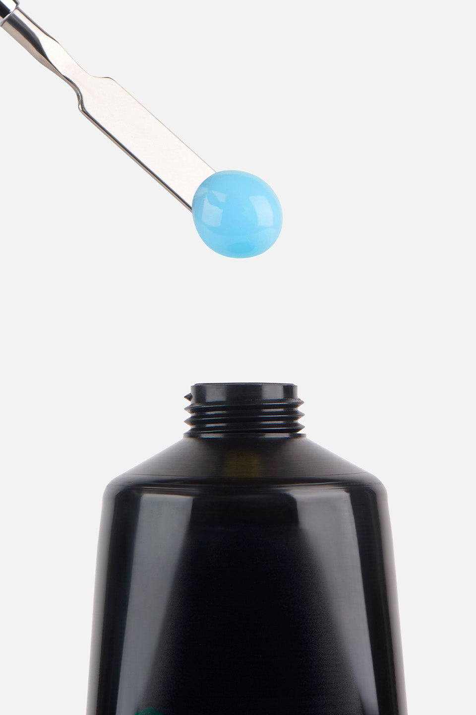 pallina di acrygel sopra il tubo