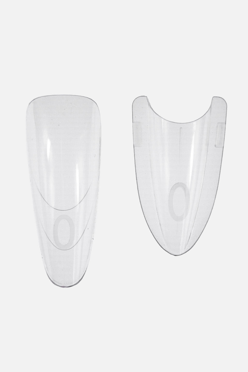 Immagine su sfondo bianco che mostra le due parti del sistema Sandwich Tip Ovale affiancate. A sinistra la tip superiore con linee guida per la lunghezza e il numero "0" inciso; a destra la base inferiore con un profondo incavo a semicerchio progettato per combaciare perfettamente con la tip superiore