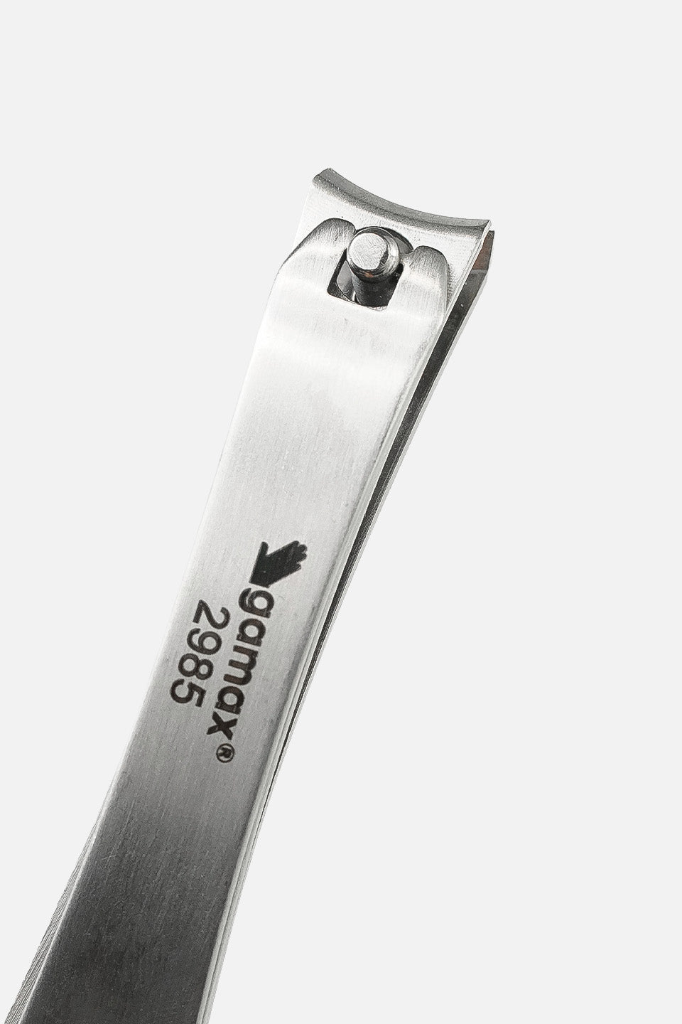 Dettaglio della testa con lame curve e marchio inciso del tagliaunghie professionale Gamax 2985