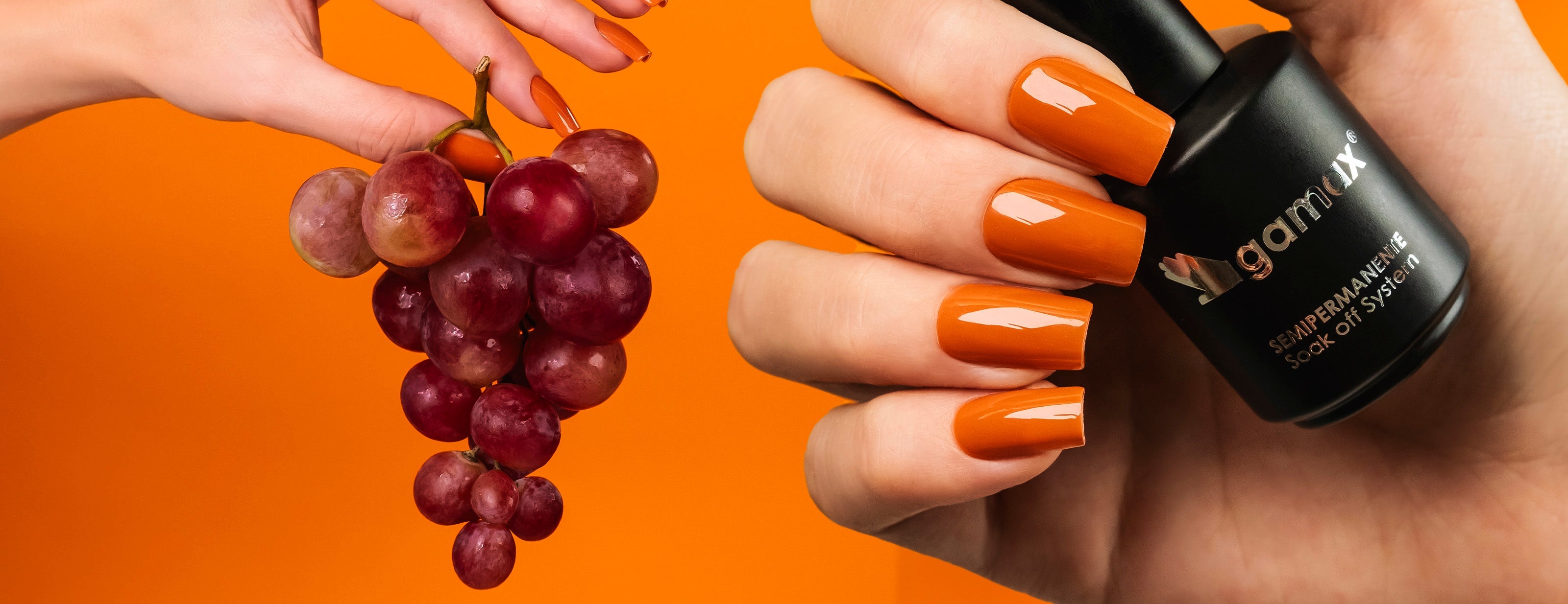 Grafica in cui due mani con manicure color arancio tangono una, sulla sinistra, un grappolo d'uva, l'altra, sulla destra, una boccetta di smalto