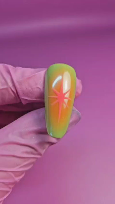 Video realizzato da influencer nails "L'ognettara" dove propone 3 diverse idee di nail art realizzate con prodotti gamax per l'estate 2025