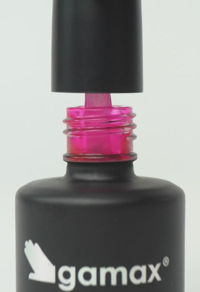 video che mostra dettaglio ravvicinato di texture, pennello e applicazione smalto semipermanente colore fucisa