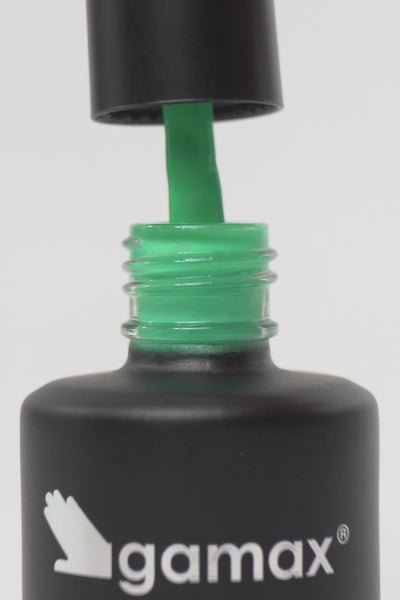 video che mostra colore e coprenza dello smalto semipermanente verde