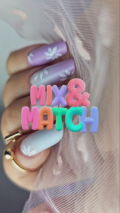 video tutorial nail art realizzata con acrygel colorati sui toni del lilla