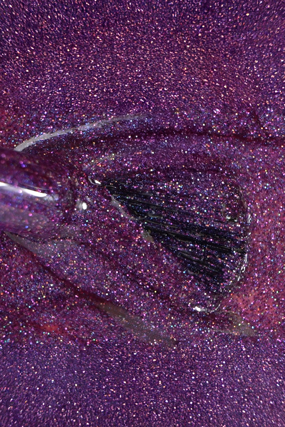 Texture glitterata dello smalto semipermanente Purple Pop di Gamax